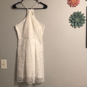 Dress. White lace